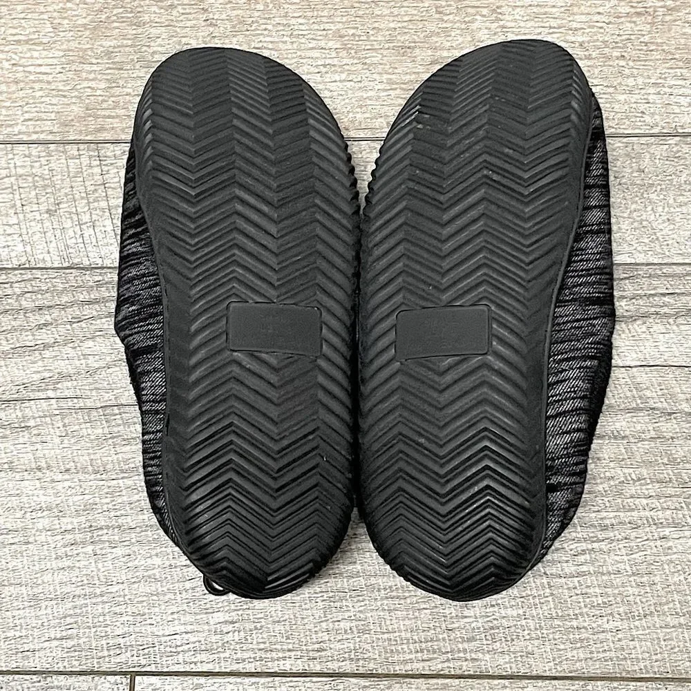 Boys Black & Gray Slippers. Size Small (7-8).